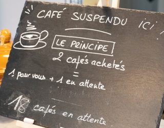 cafe suspendus